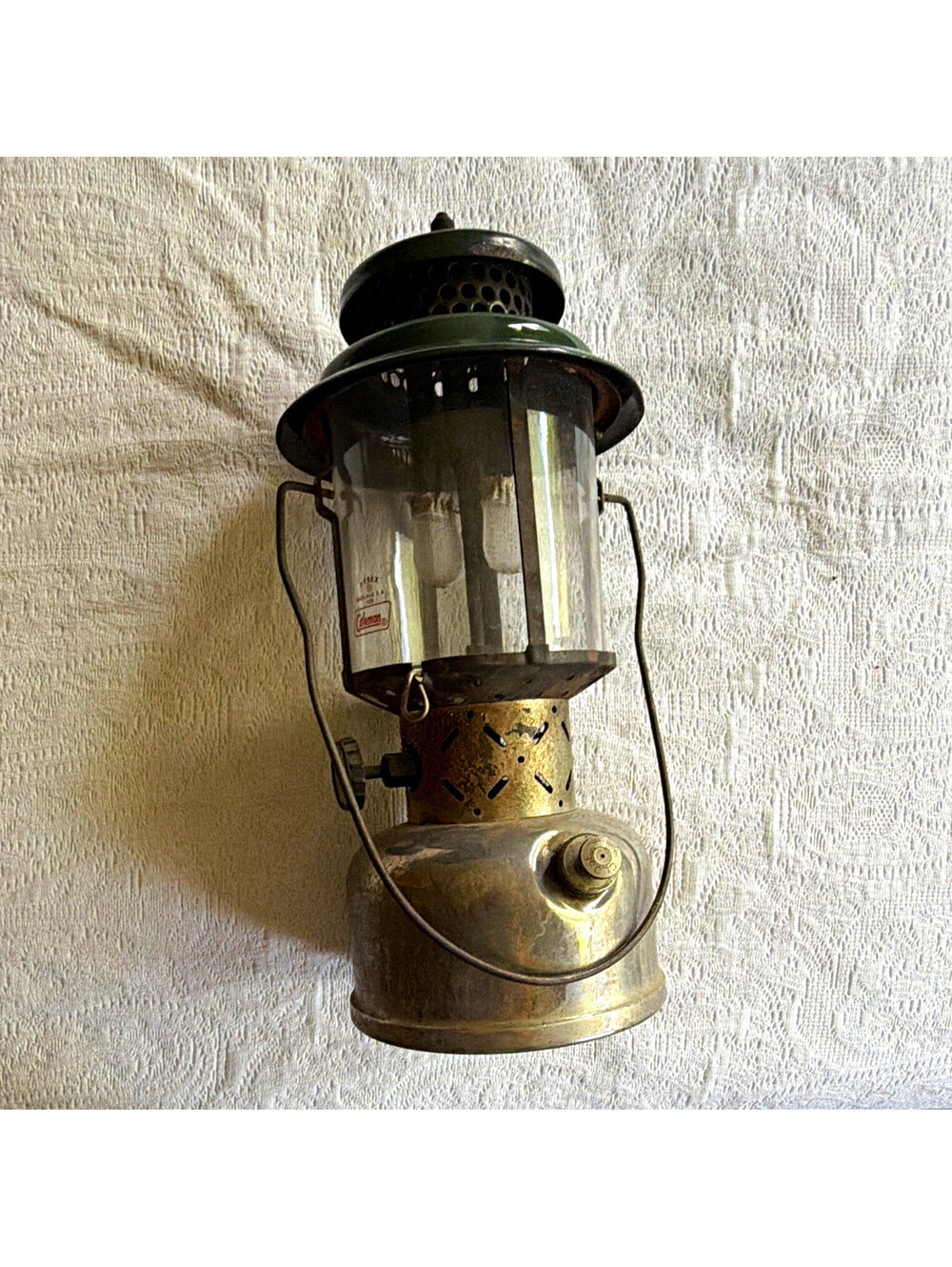 Coleman Liquid Fuel Lantern Pyrex Glass Globe Metal корпус Green/Silver